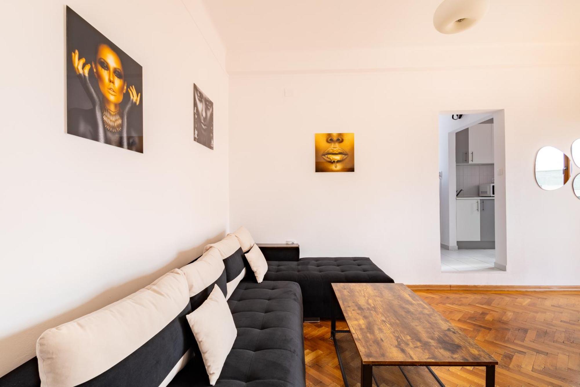 Downtown Victoria Apartments By Citybookings Bukarest Exteriör bild